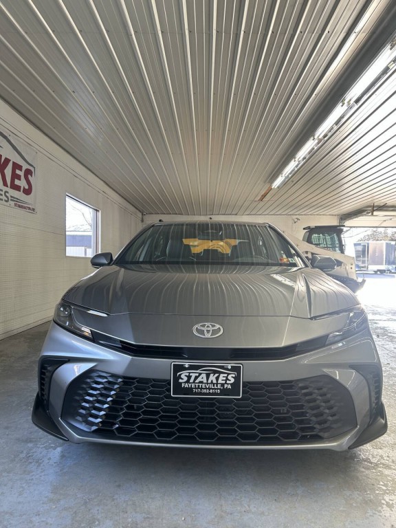 2025 Toyota Camry Image 2