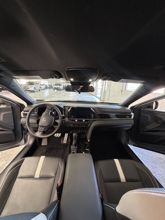 2025 Toyota Camry Image 8