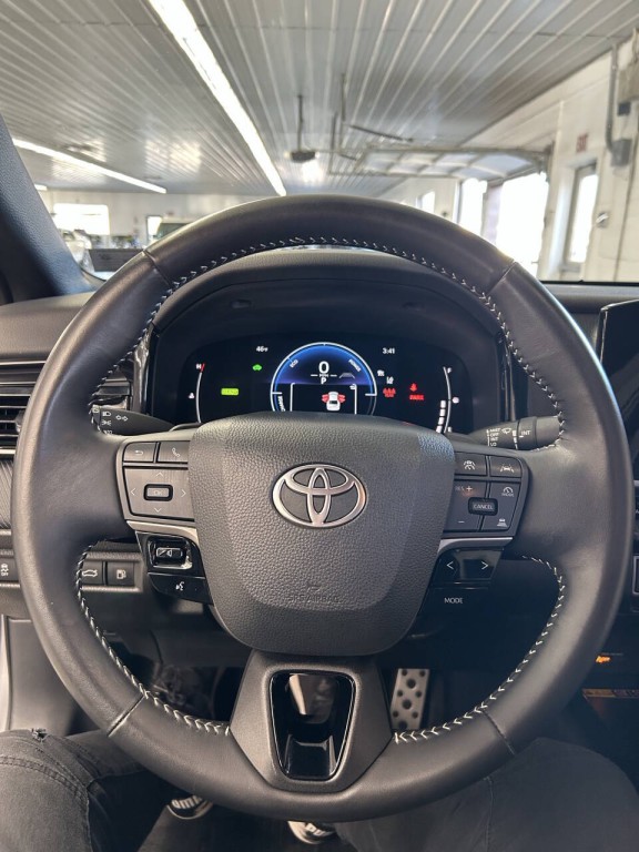 2025 Toyota Camry Image 10