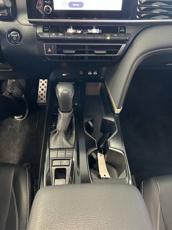 2025 Toyota Camry Image 12