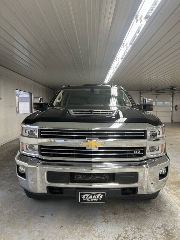 2019 Chevrolet Silverado 1500 Image 2