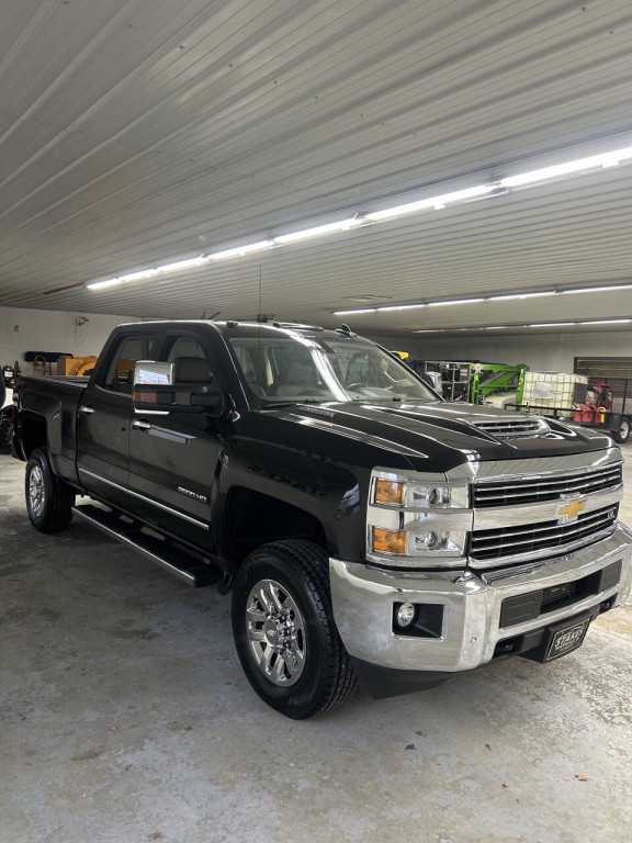 2019 Chevrolet Silverado 1500 Image 3