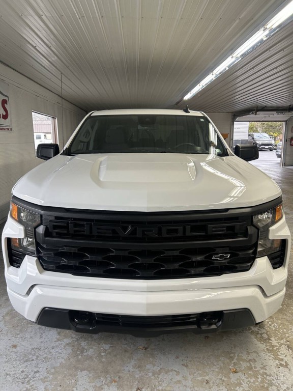 2024 Chevrolet Silverado 1500 Image 2