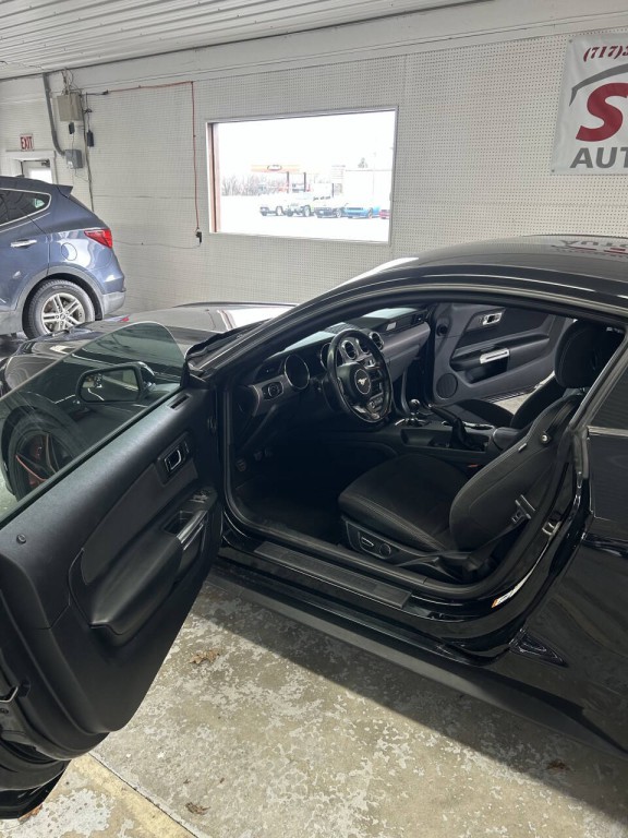 2016 Ford Mustang Image 8