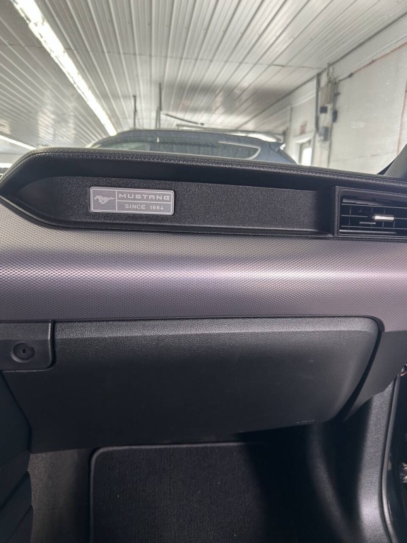 2016 Ford Mustang Image 9