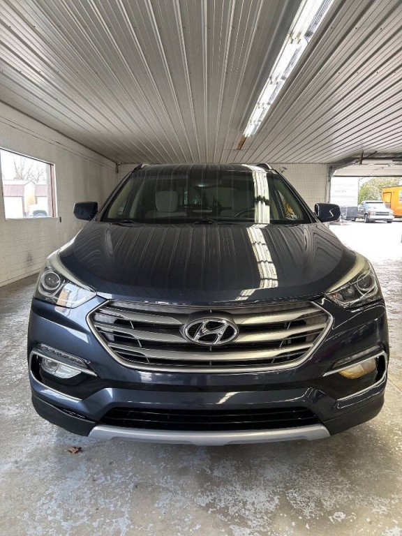 2017 Hyundai Santa Fe Sport Image 2