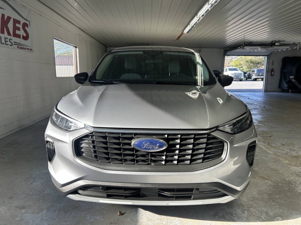 2024 Ford Escape Image 2