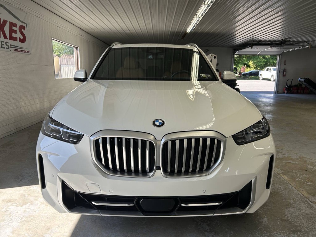 2026 BMW X5 Image 2