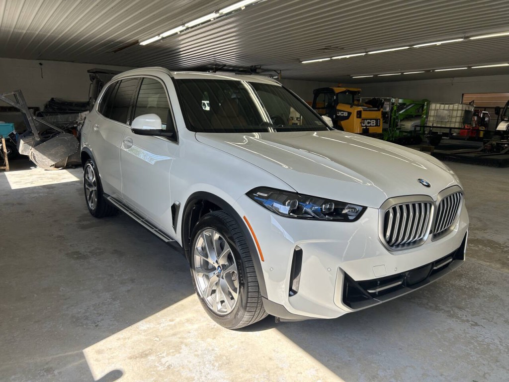 2026 BMW X5 Image 3