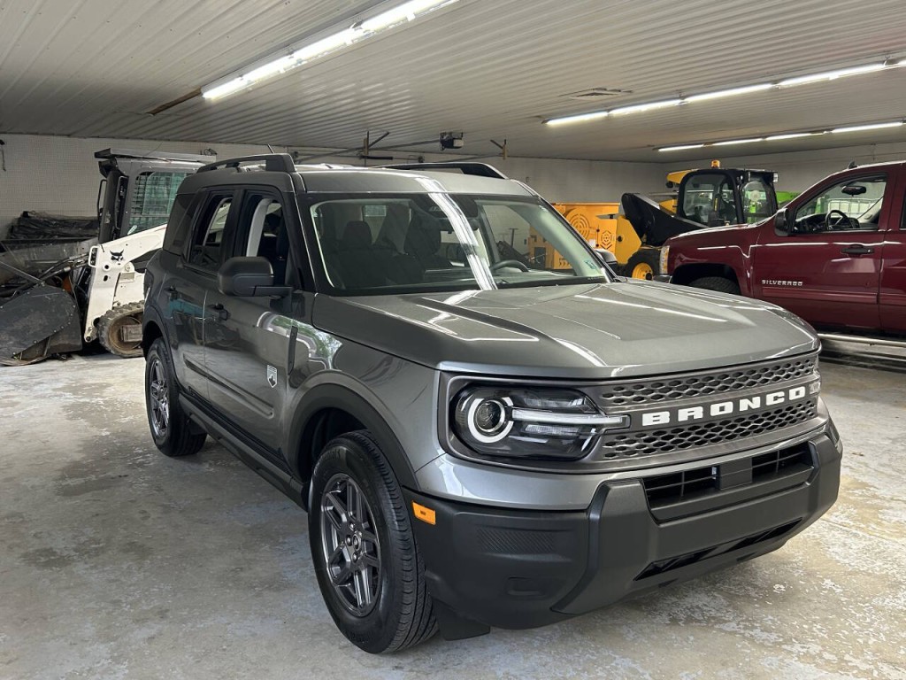 2025 Ford Bronco Image 3