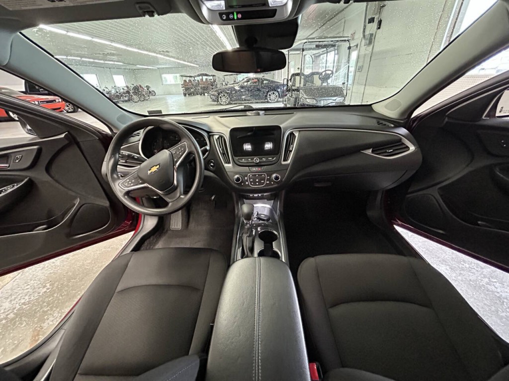 2025 Chevrolet Malibu Image 11