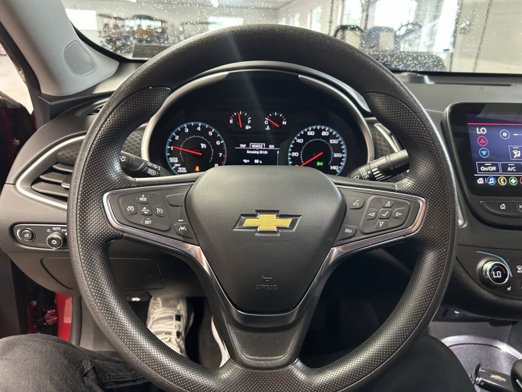 2025 Chevrolet Malibu Image 12