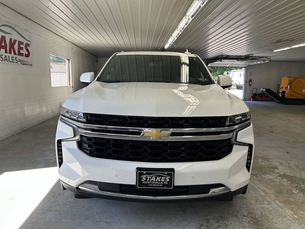 2023 Chevrolet Suburban Image 2
