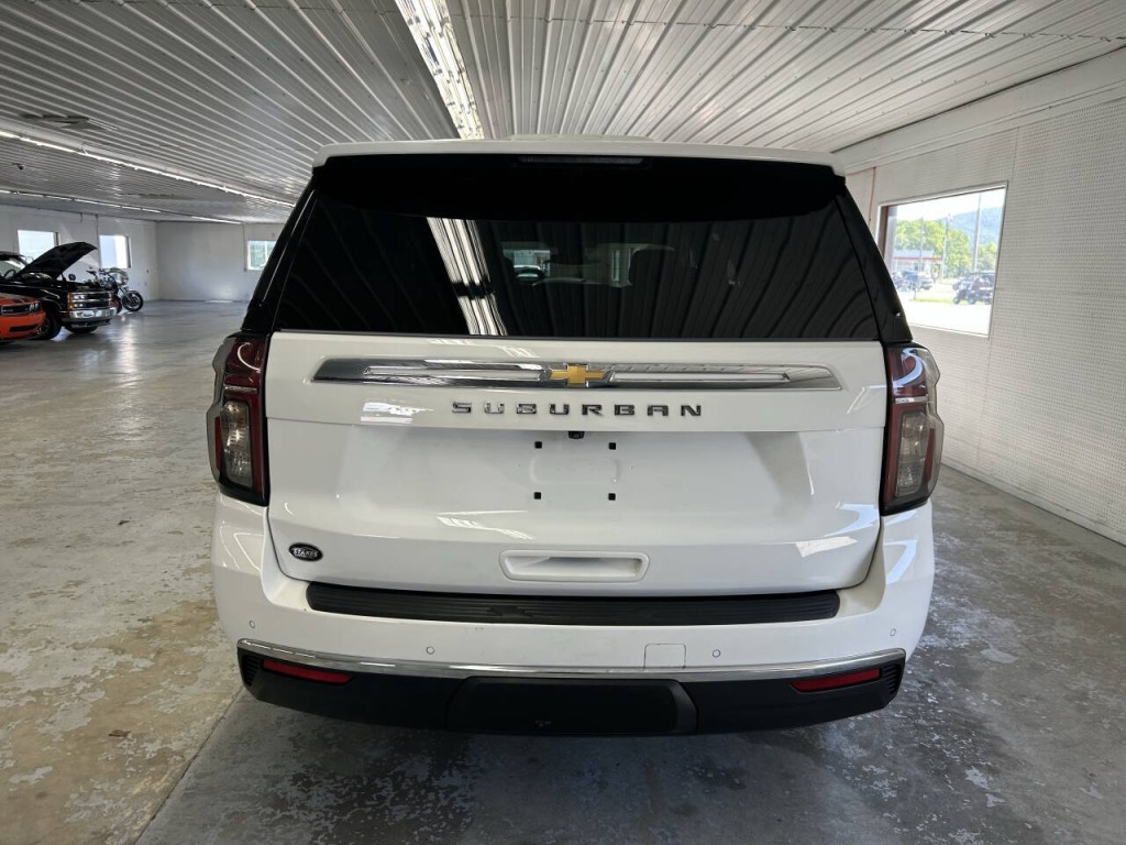 2023 Chevrolet Suburban Image 6