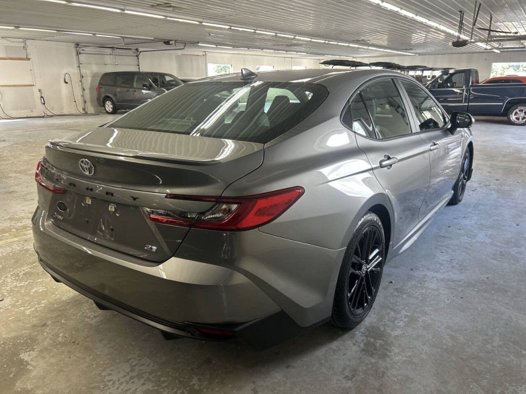 2025 Toyota Camry Image 4