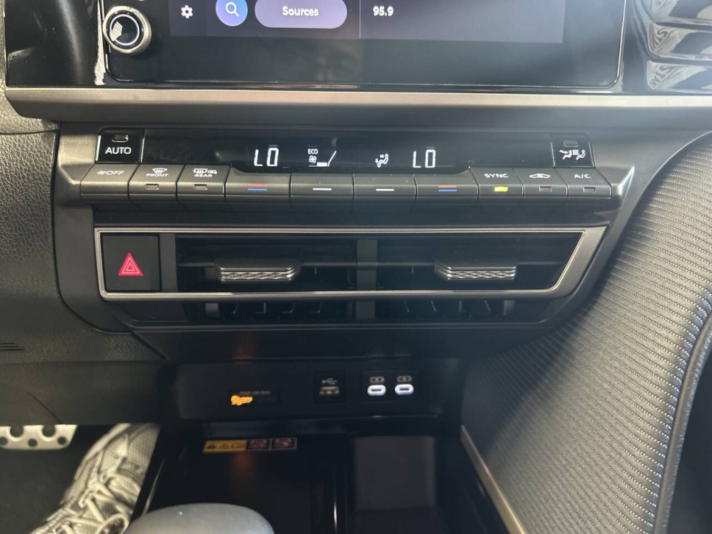 2025 Toyota Camry Image 11