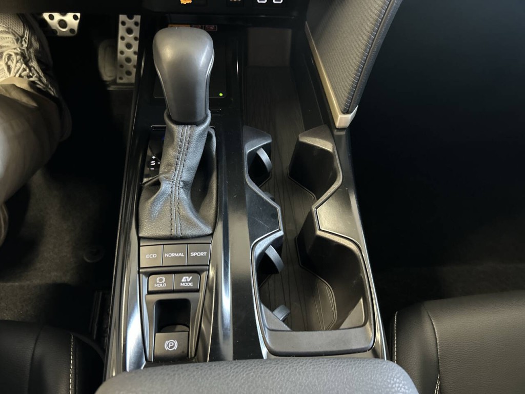 2025 Toyota Camry Image 12