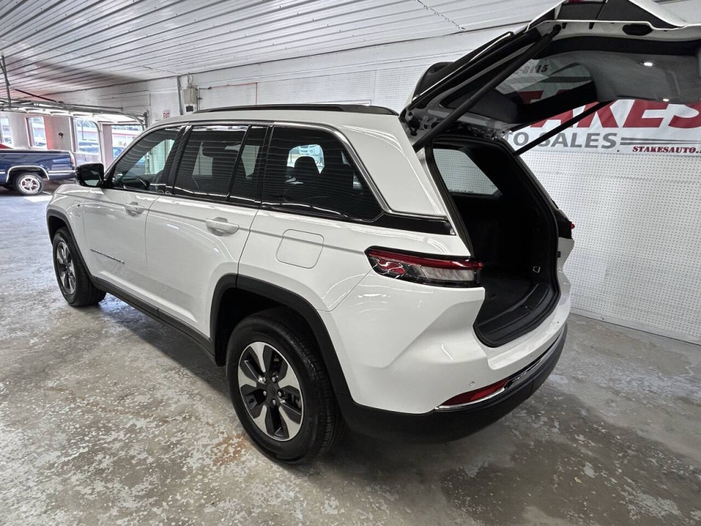 2024 Jeep Grand Cherokee Image 7
