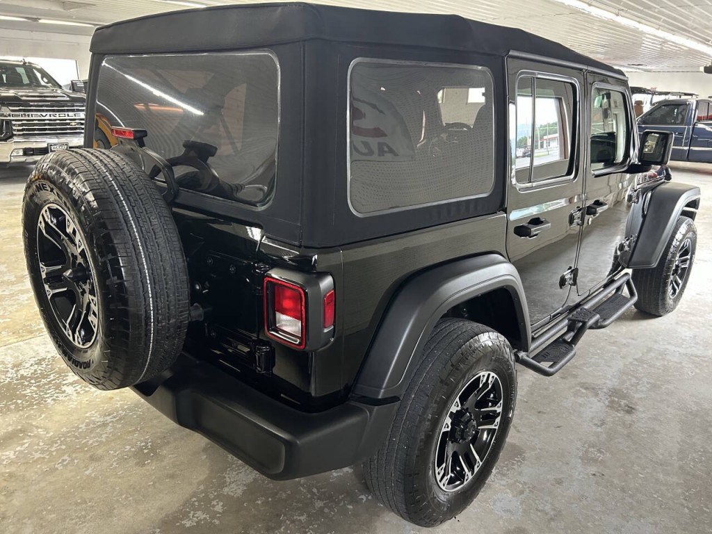 2024 Jeep Wrangler Image 4
