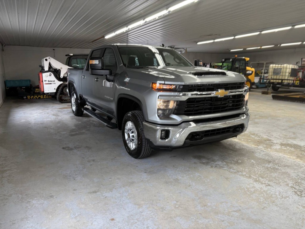 2025 Chevrolet Silverado 1500 Image 3