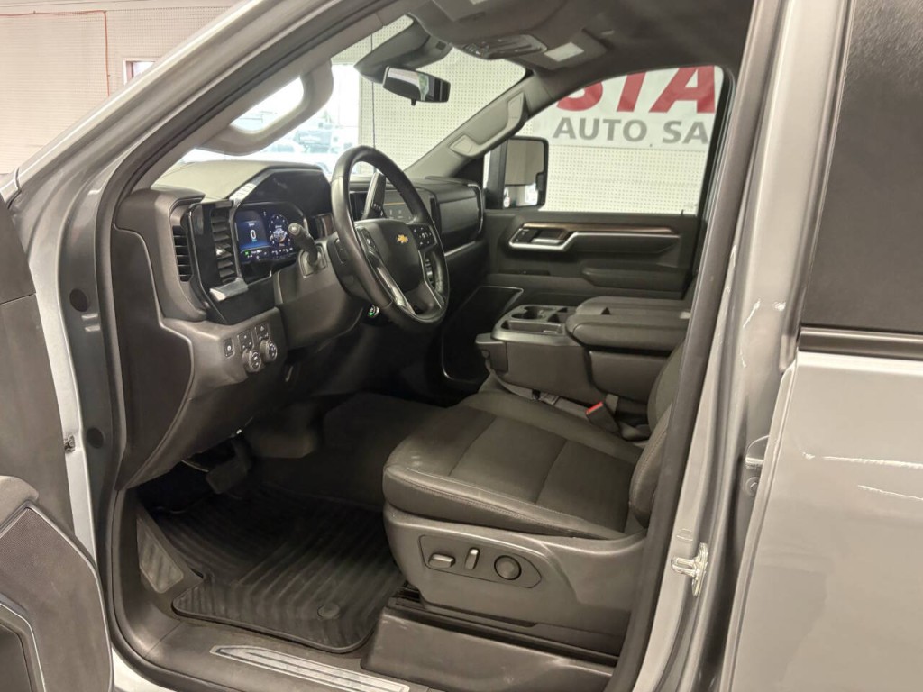 2025 Chevrolet Silverado 1500 Image 9