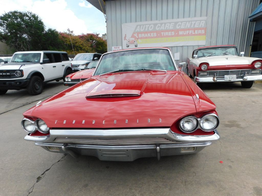 1964 Ford Thunderbird Image 2