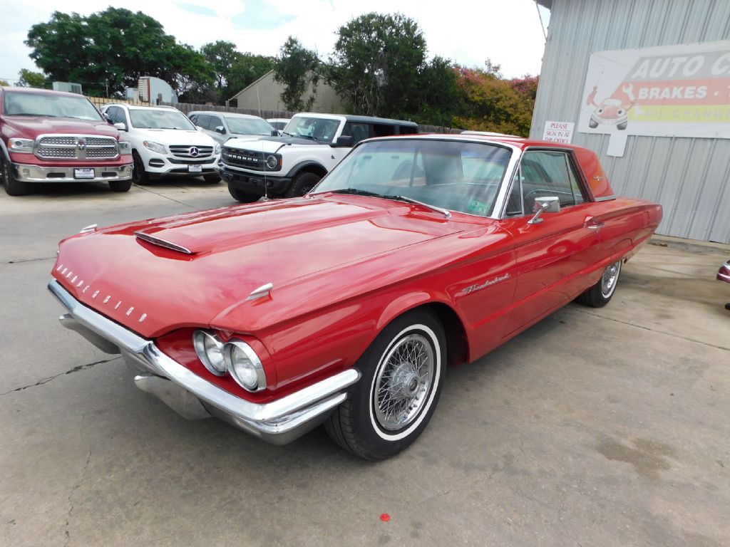 1964 Ford Thunderbird Image 3