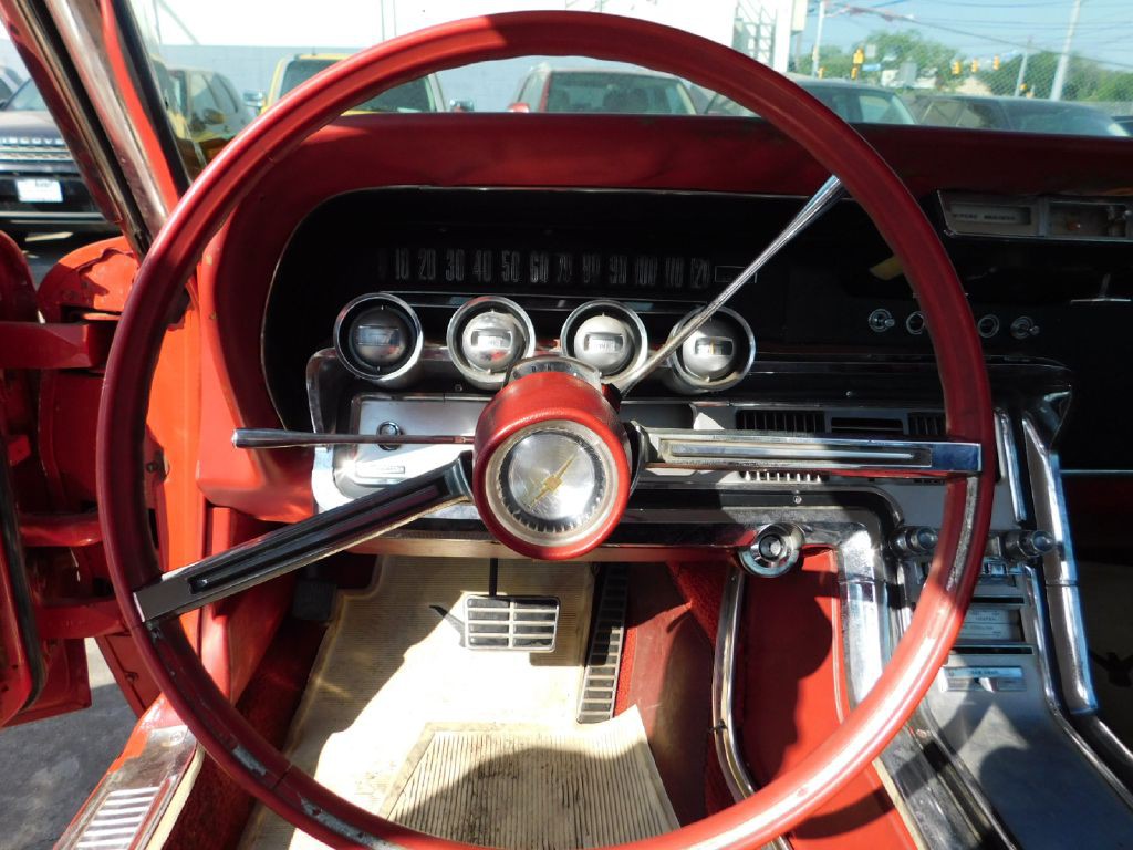1964 Ford Thunderbird Image 28