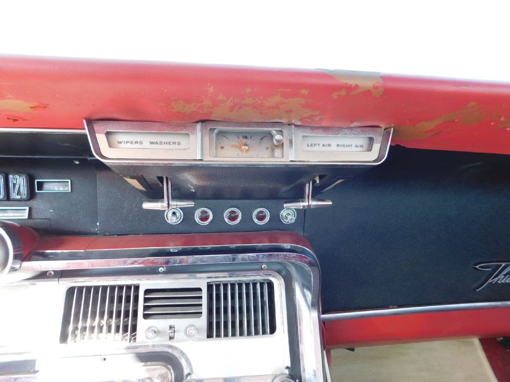 1964 Ford Thunderbird Image 30