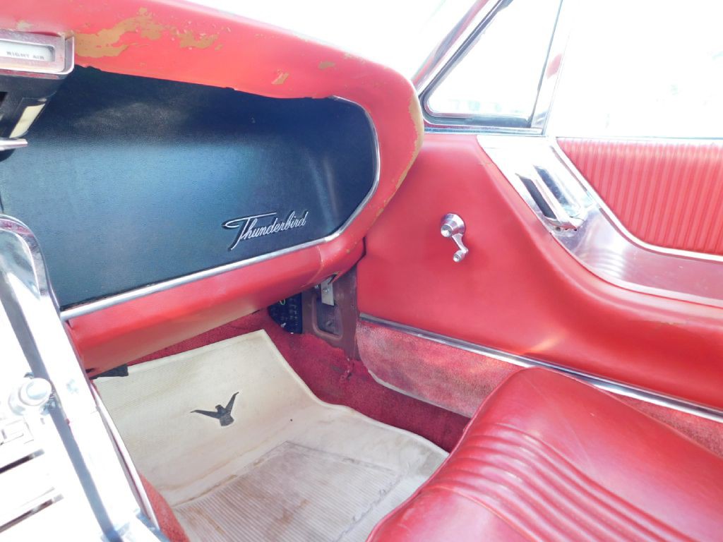 1964 Ford Thunderbird Image 32