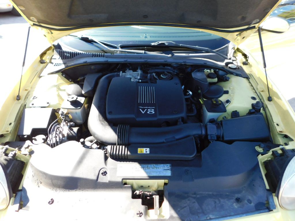 2002 Ford Thunderbird Image 12