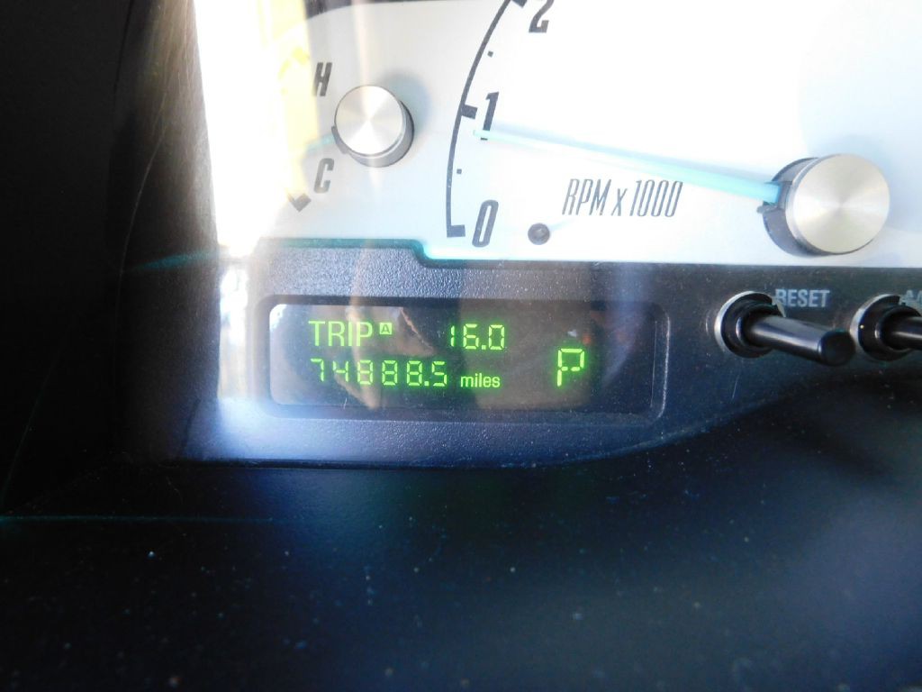 2002 Ford Thunderbird Image 16