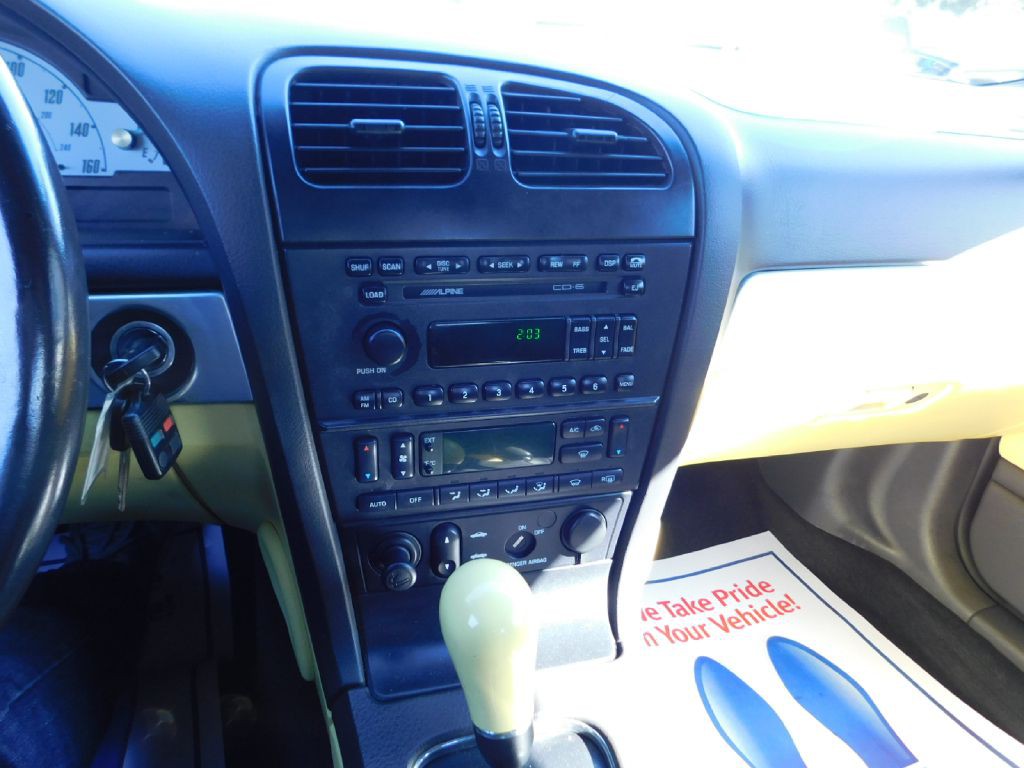 2002 Ford Thunderbird Image 18