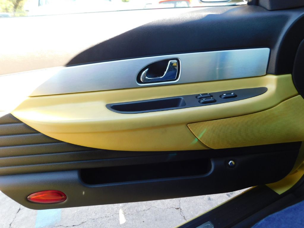 2002 Ford Thunderbird Image 22