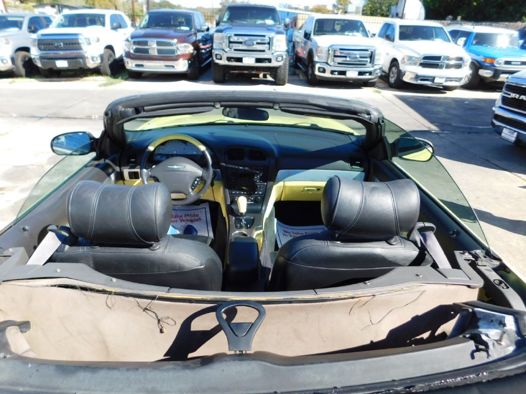 2002 Ford Thunderbird Image 24