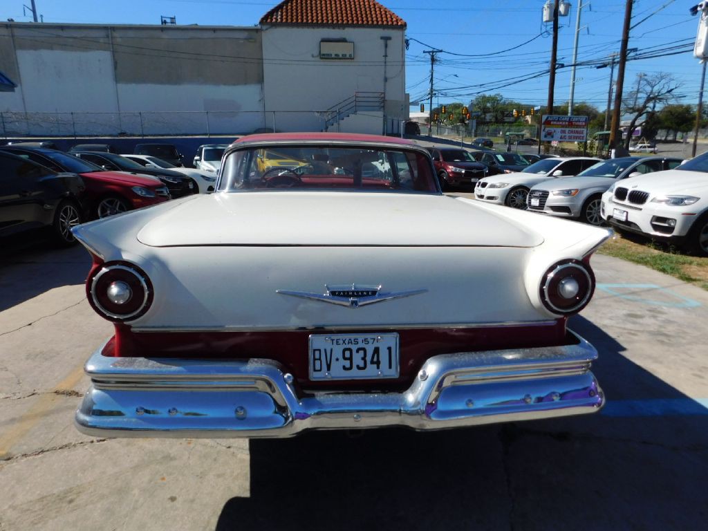 1957 Ford Fairlane Image 6