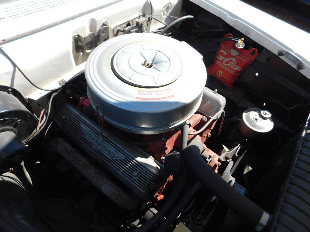 1957 Ford Fairlane Image 9