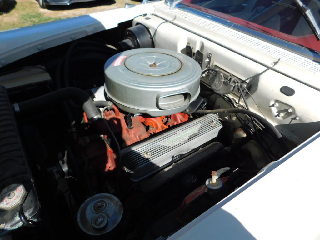 1957 Ford Fairlane Image 10
