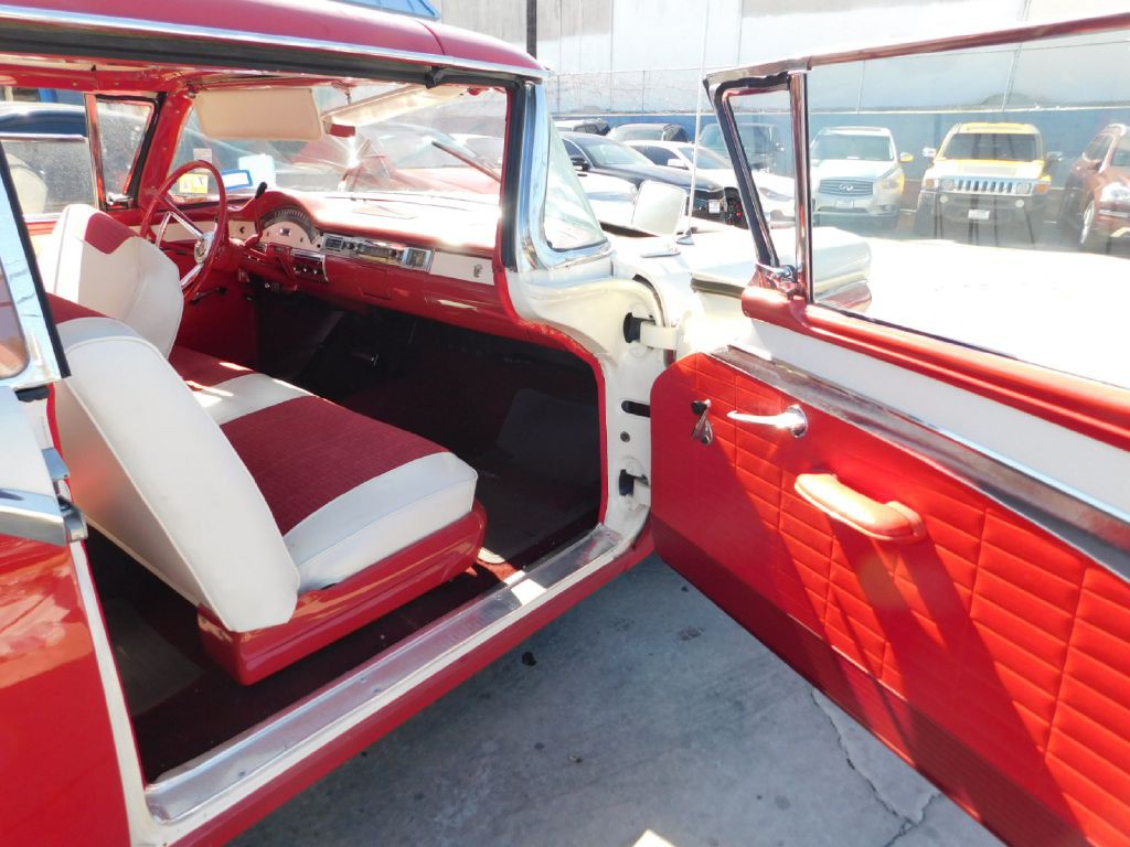1957 Ford Fairlane Image 22