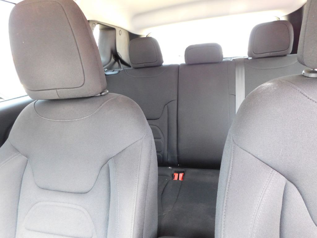 2018 Jeep Renegade Image 35