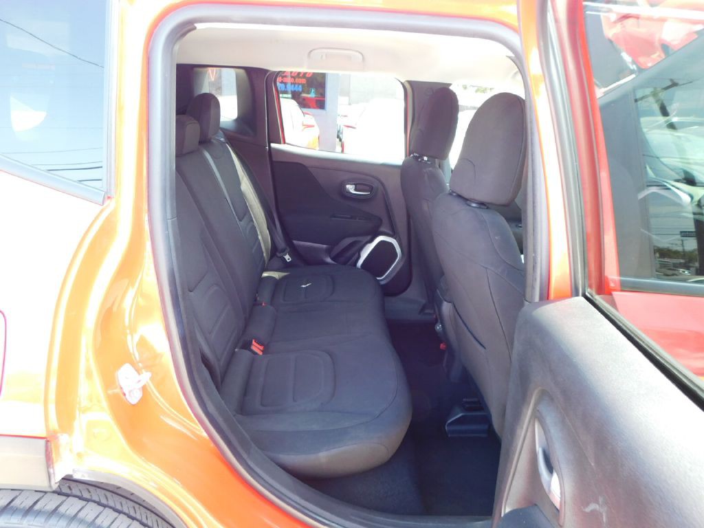2018 Jeep Renegade Image 39