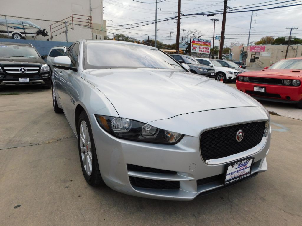 2019 Jaguar XE Image 1