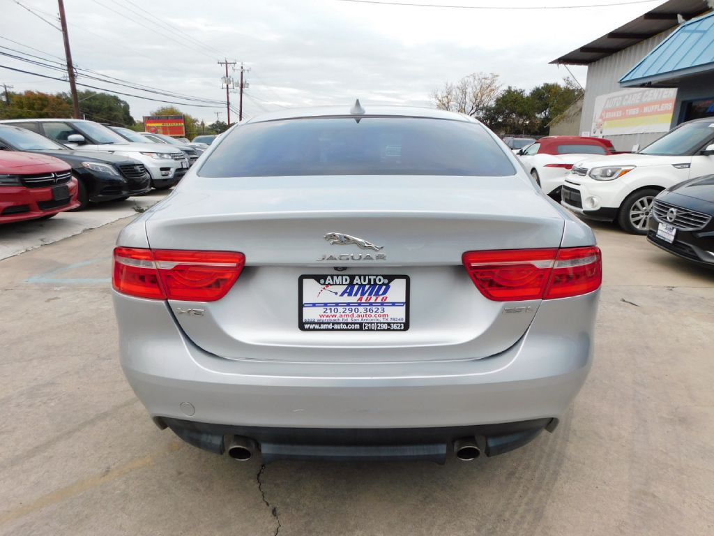 2019 Jaguar XE Image 6