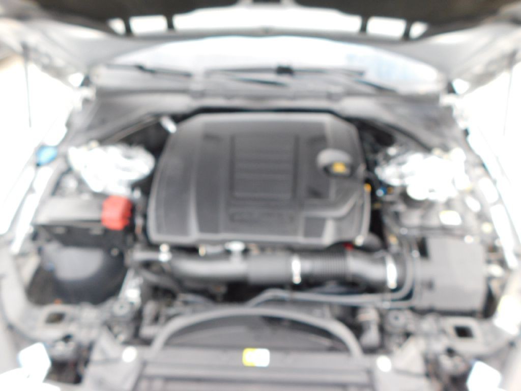 2019 Jaguar XE Image 15
