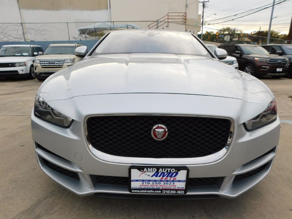 2019 Jaguar XE Image 45