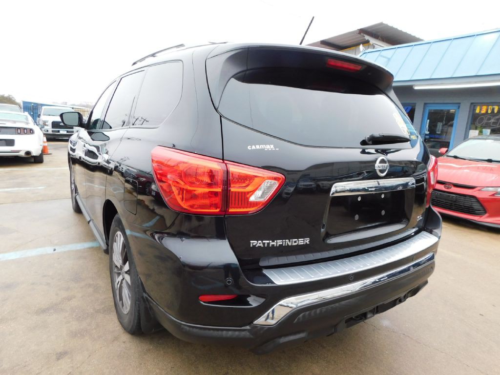2017 Nissan Pathfinder Image 5