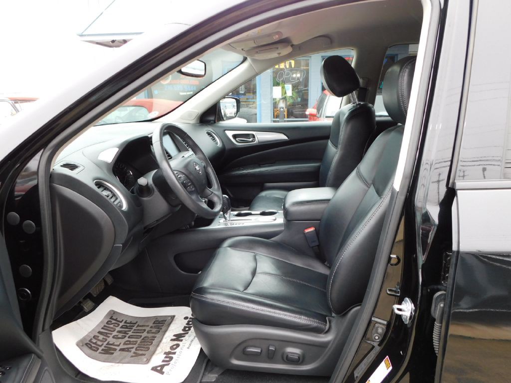 2017 Nissan Pathfinder Image 26