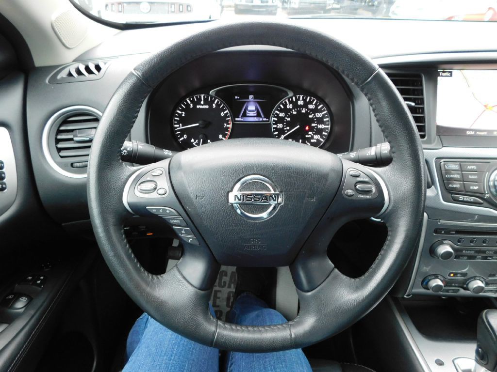 2017 Nissan Pathfinder Image 31
