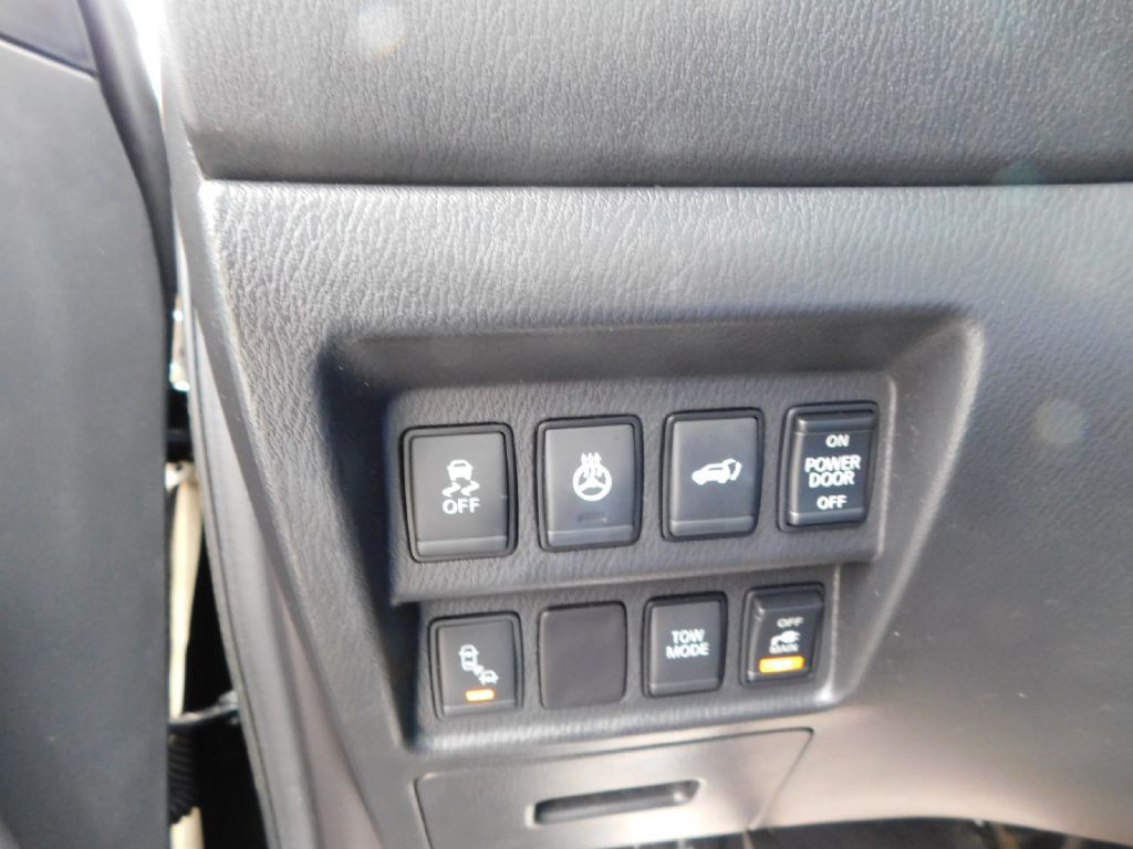 2017 Nissan Pathfinder Image 32