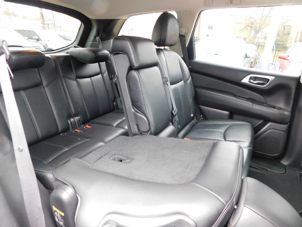 2017 Nissan Pathfinder Image 46